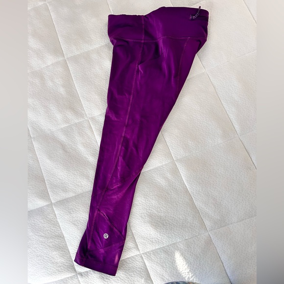 Lululemon Purple Cropped Leggings Size 4 - Picture 8 of 9
